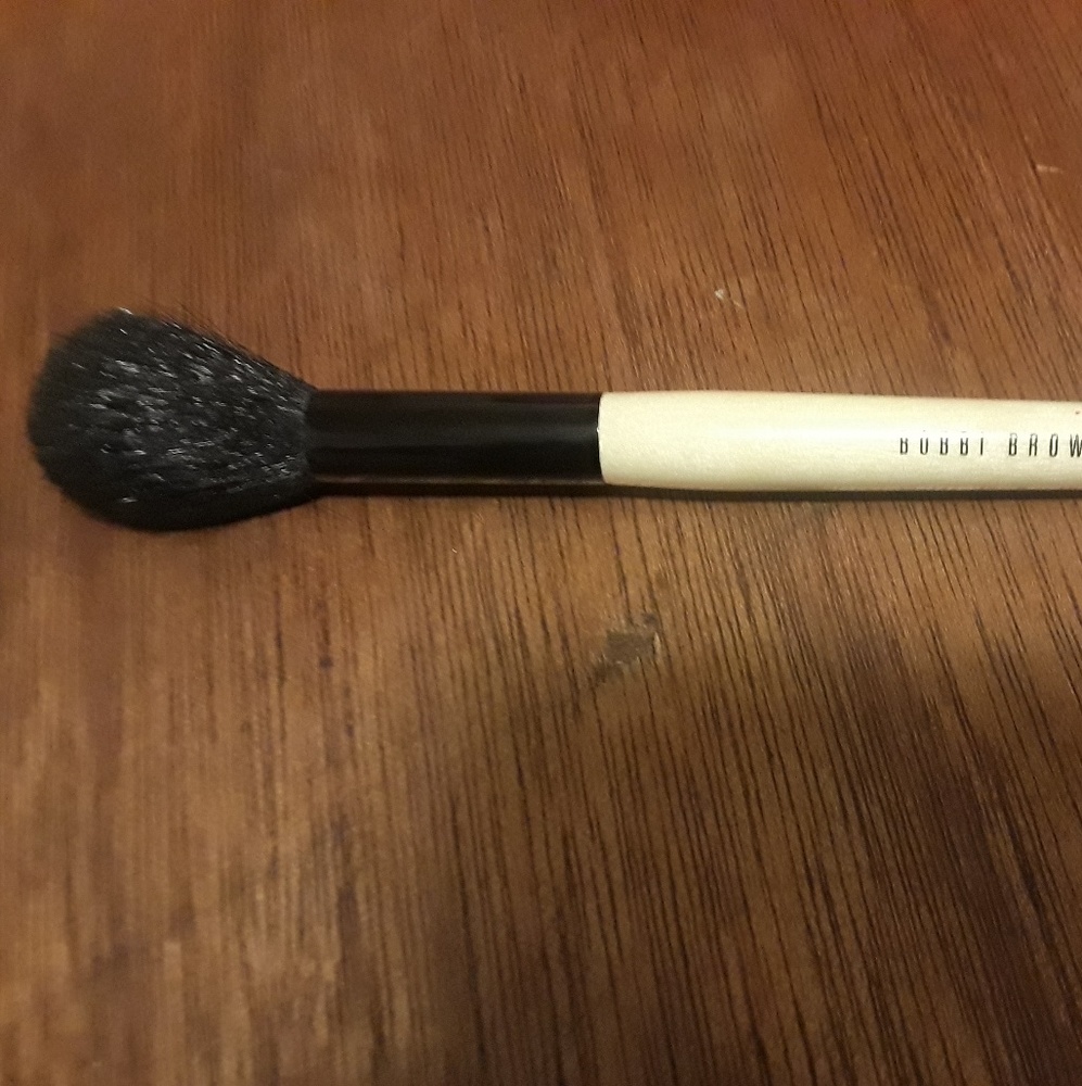 Bobbi Brown contour brush